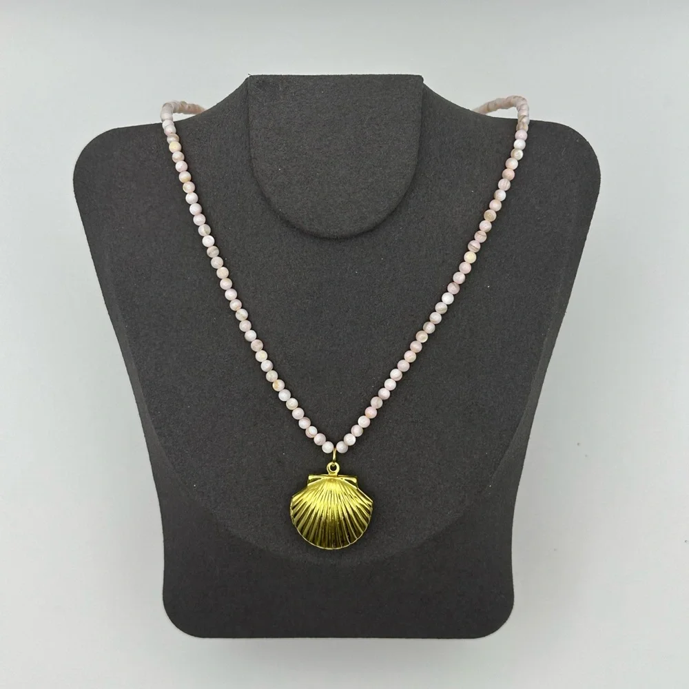 Light Pink Shell Beaded Necklace with Plastic Gold Tone Shell Locket Pendant - Picture 3 of 13
